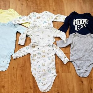 Set of 7 Long-Sleeve onesies